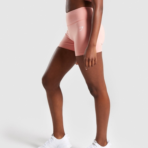 Gymshark Pants - Gymshark Dreamy Shorts in Peach BNWT